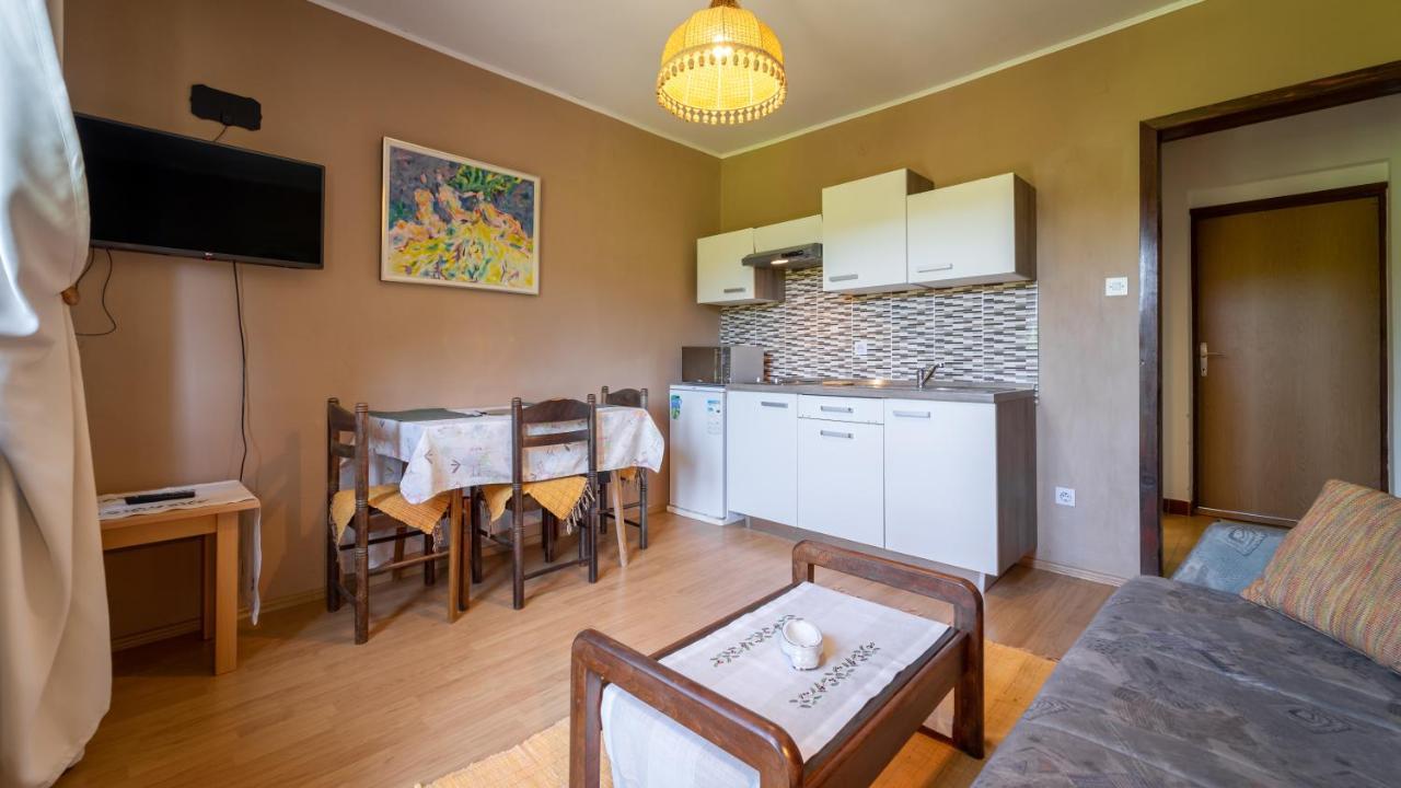 Guest House Raukar Crni Lug Εξωτερικό φωτογραφία